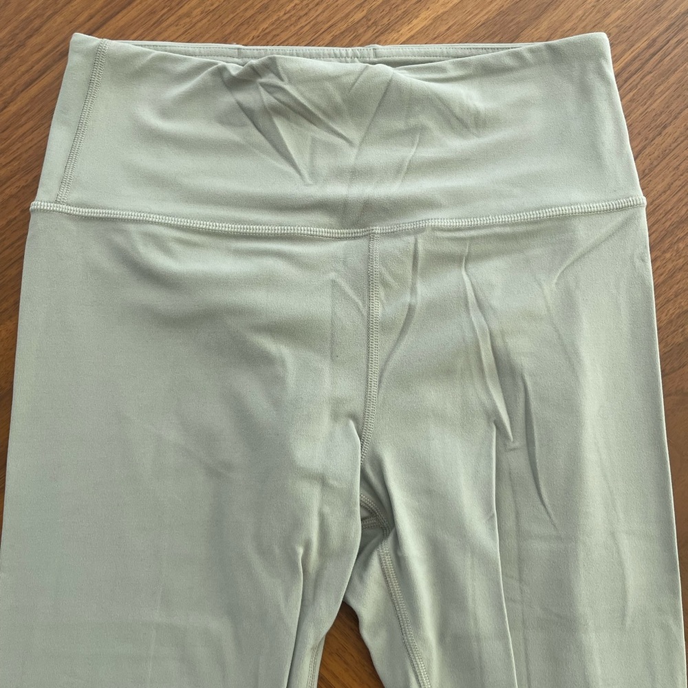Athleta Size M Sage Green Leggings